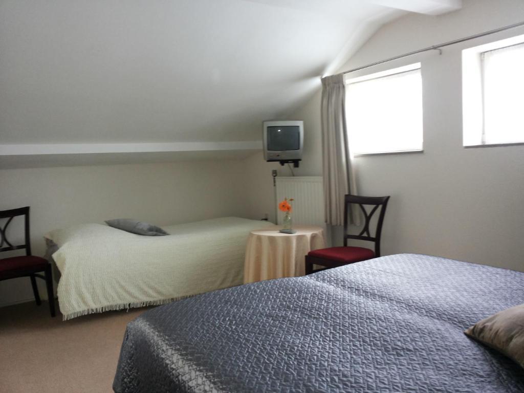 Hotel De Eik Valkenburg aan de Geul Bilik gambar